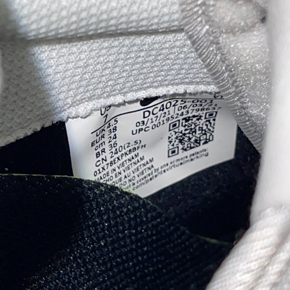 New NIKE Womens Air Max Pre-Day in Black/White-Mettalic Silver - Picture 14 of 16